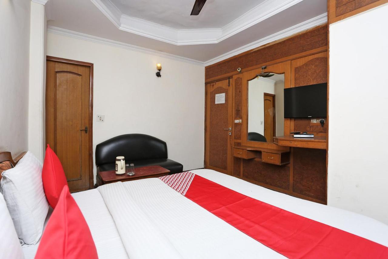 Oyo 8188 Vardhmaan Inn Delhi Kültér fotó