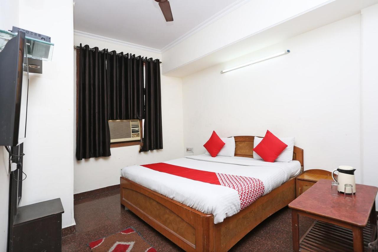 Oyo 8188 Vardhmaan Inn Delhi Kültér fotó