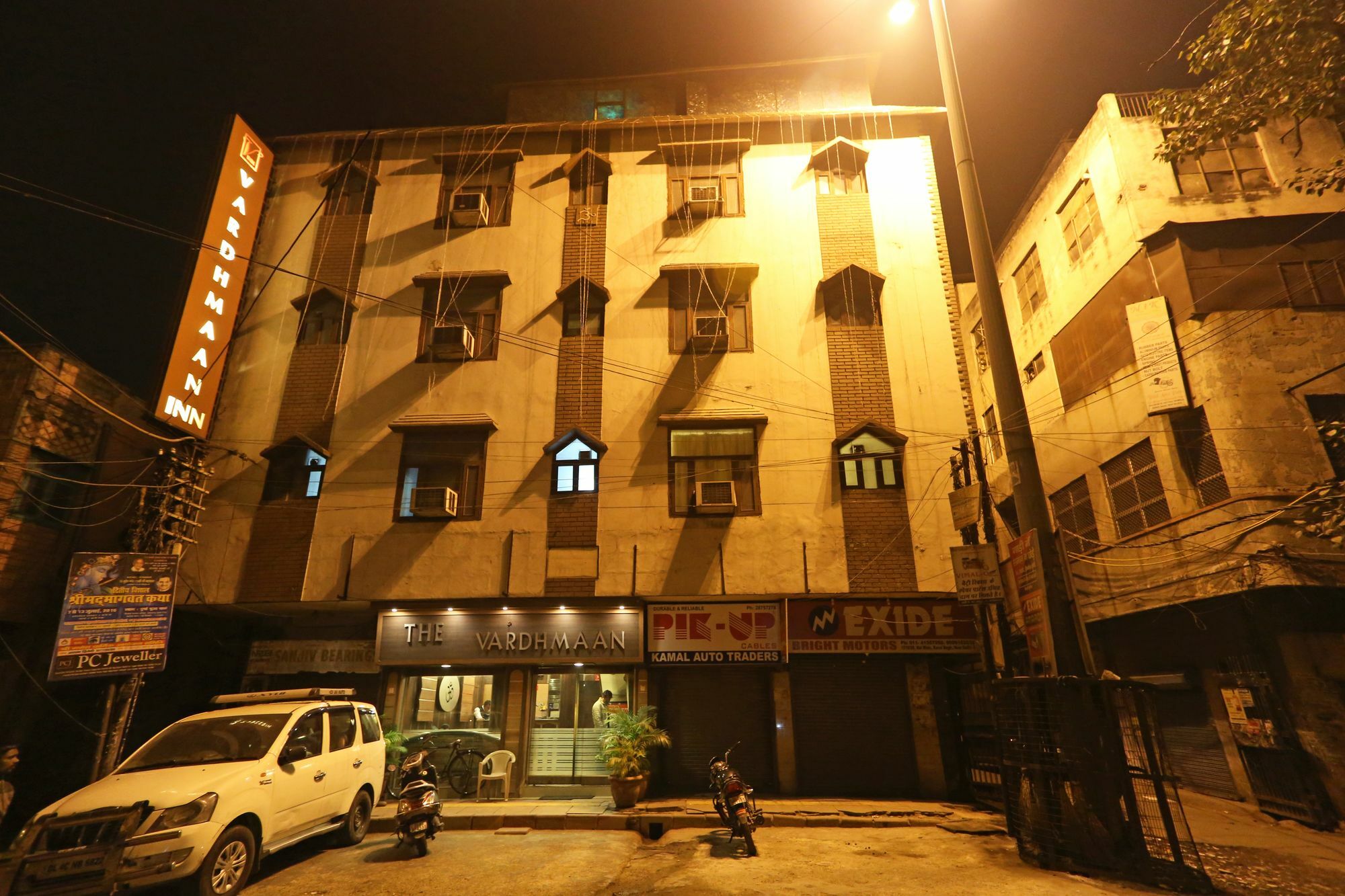 Oyo 8188 Vardhmaan Inn Delhi Kültér fotó
